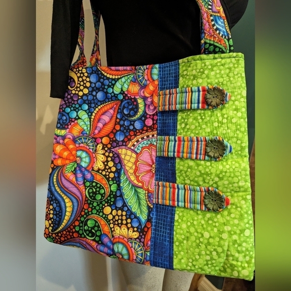 Artisan handcrafted, Psychedelic vibrant colourful quilted shoulder bag - Picture 9 of 10